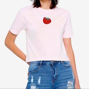 HOT TOPIC| pink strawberry crop top
